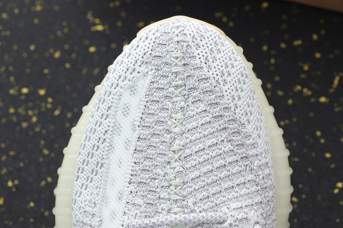 YEEZY BOOST 350 V2