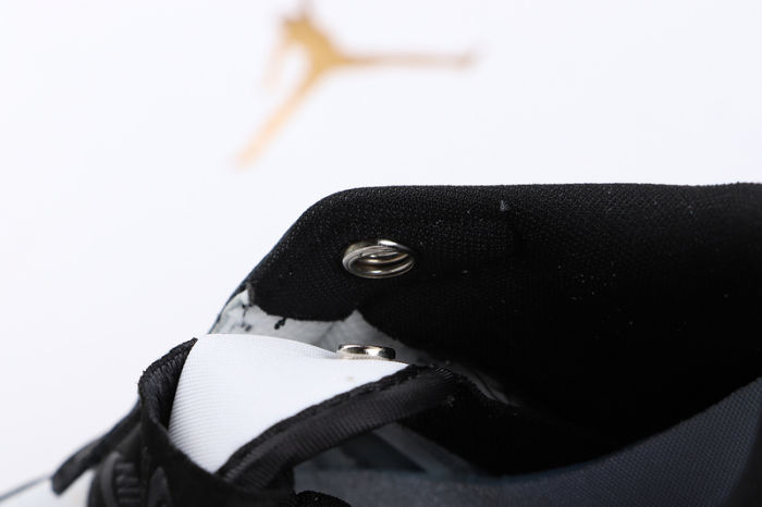 AJ 1 Low Retro Classics Shoes AV3918- 102