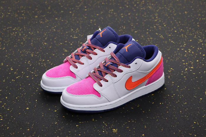 Women's AJ 1 Low Retro Classics Shoes 554723-502