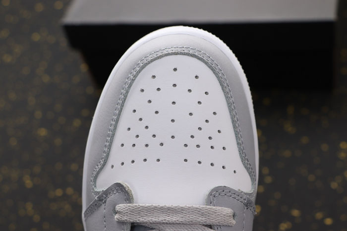 AJ 1 Mid Retro Classics Shoes CW7591-100