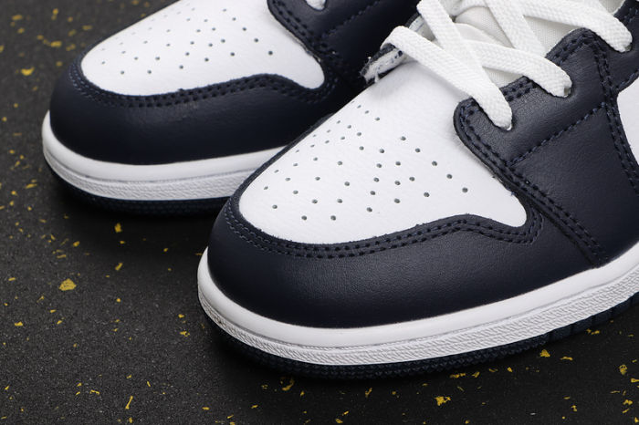 AJ 1 Mid Retro Classics Shoes 554724-174
