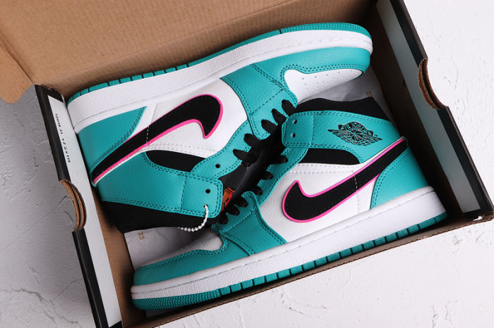 AJ 1 Mid Retro Classics Shoes 852542-306