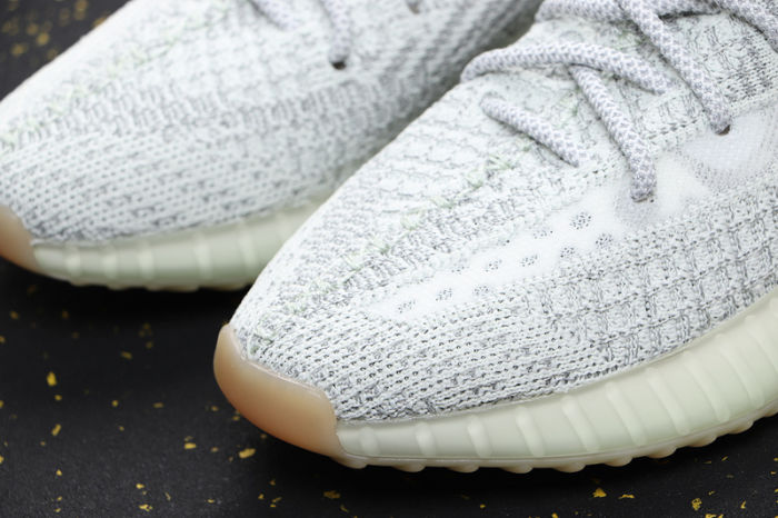YEEZY BOOST 350 V2