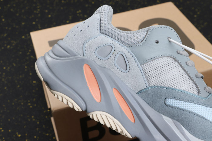 YEEZY BOOST 700