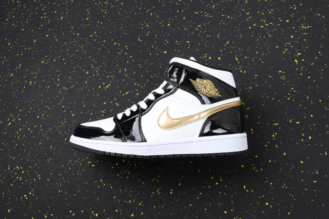 AJ 1 Mid Retro Classics Shoes 852542-005