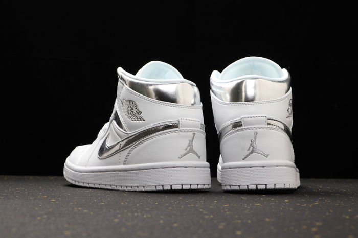AJ 1 Mid Retro Classics Shoes 554724-105