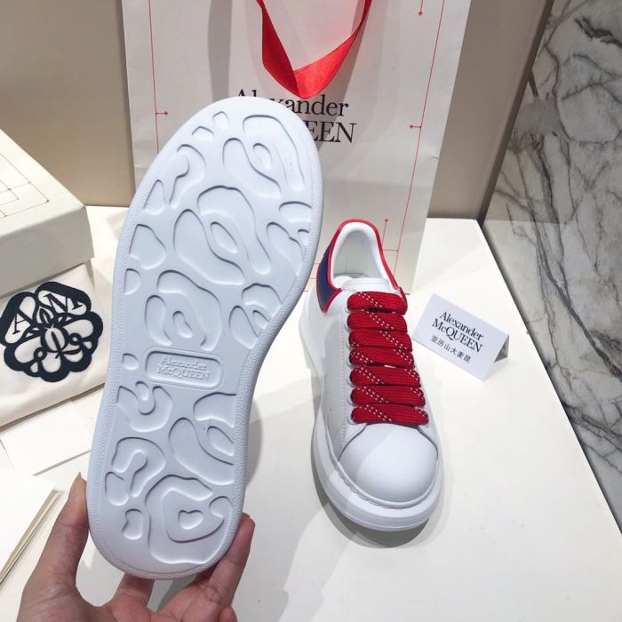 The 2020 autumn and winter new product counter syncs AlexanderMcQUEEN male. Lesbian McQueen [rose] new color outsole and leather new color [rose] white shoes, shop purchase original version 1⃣️:1⃣️Create: new last shape, new silk imported leather fabric identical to the original, new silk imported Sheepskin feet + silk imported sheepskin