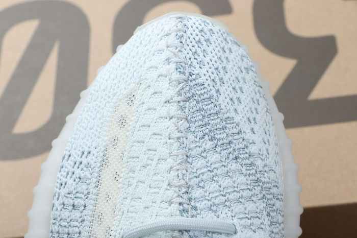 YEEZY BOOST 350 V2