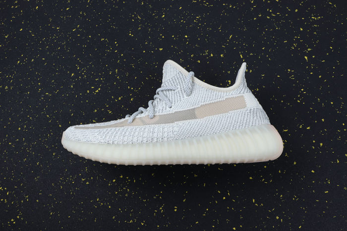 YEEZY BOOST 350 V2