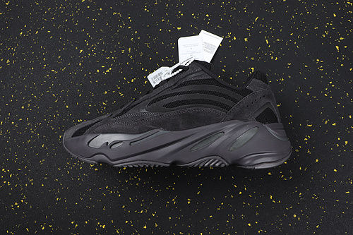 YEEZY BOOST 700