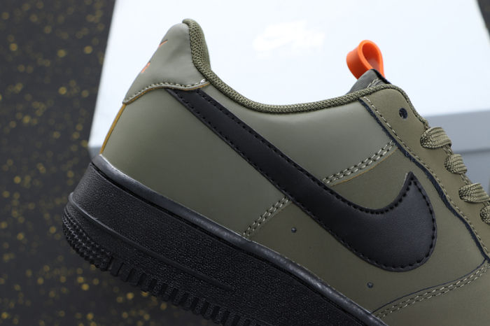 AIR FORCE 1 ´07 MEDIUM OLIVE/BLACK-STARFISH