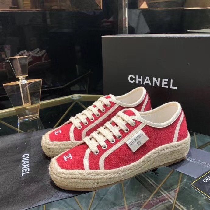 Chanel20ss new embroidered embossed round head canvas shoes