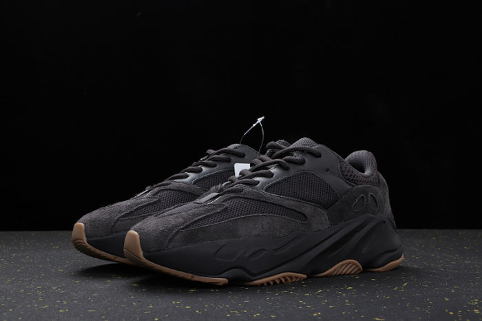 YEEZY BOOST 700