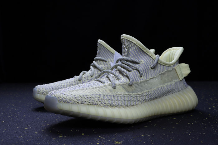 YEEZY BOOST 350 V2