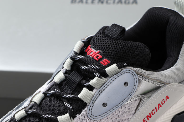 Triple S Classics 4304