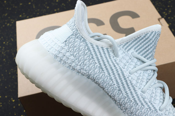 YEEZY BOOST 350 V2