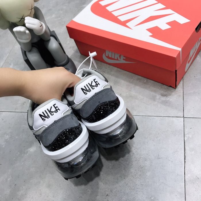 Nike ldwaffle sacai abrasion resistant and cushioned leisure sports running shoe