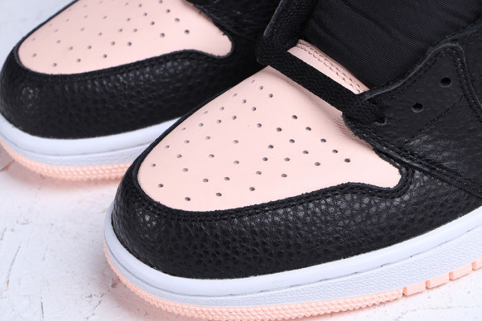 AJ 1 High Retro Classics Shoes 555088-081