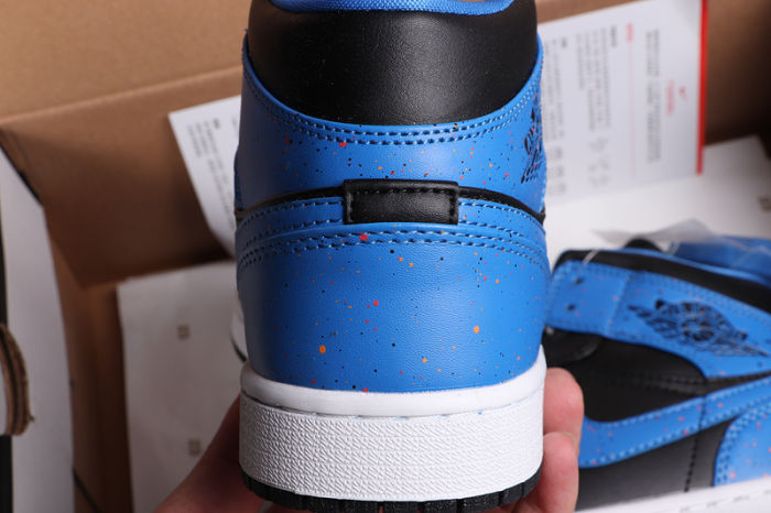 AJ 1 Mid Retro Classics Shoes 554724-048