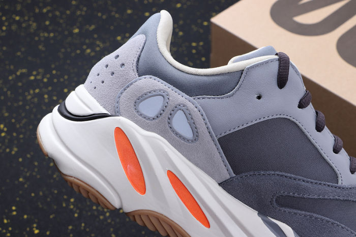 YEEZY BOOST 700
