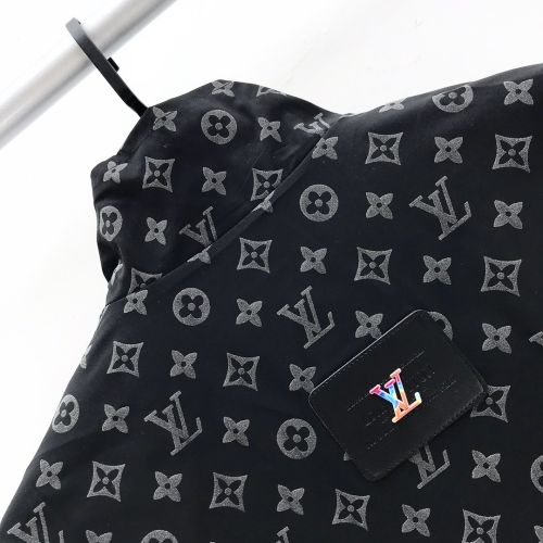Louis Vuitton has a bold and bold style that makes your chic, effortless look great for both men and women