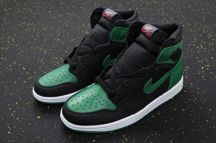 AJ 1 High Retro Classics Shoes 555088-030