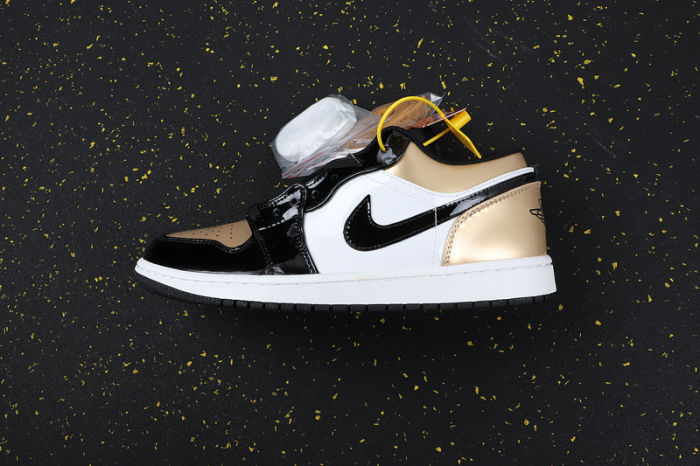 AJ 1 Low Retro Classics Shoes CQ4277-700