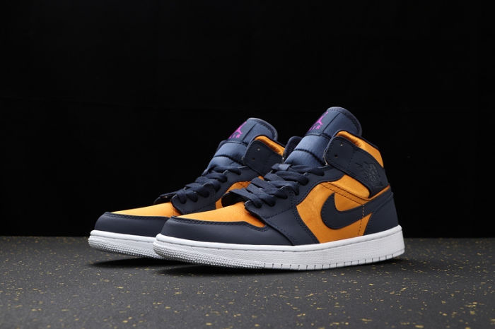 AJ 1 Mid Retro Classics Shoes 852542-401