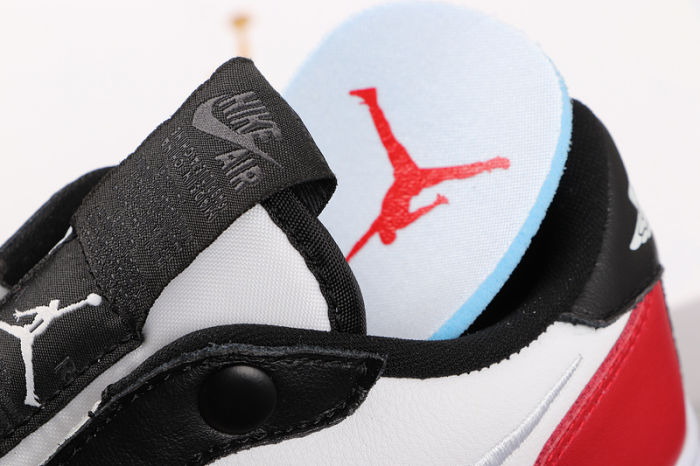 AJ 1 Low Retro Classics Shoes AV3918- 102