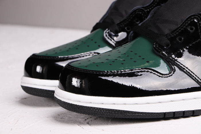 AJ 1 High Retro Classics Shoes AV3905-038