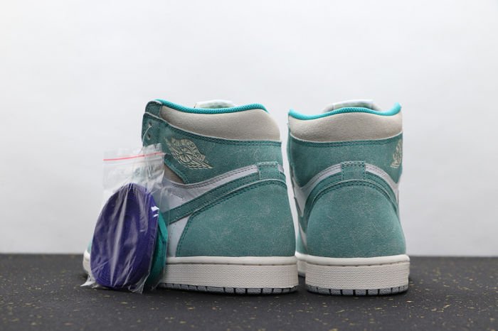 AJ 1 High Retro Classics Shoes 555088-311