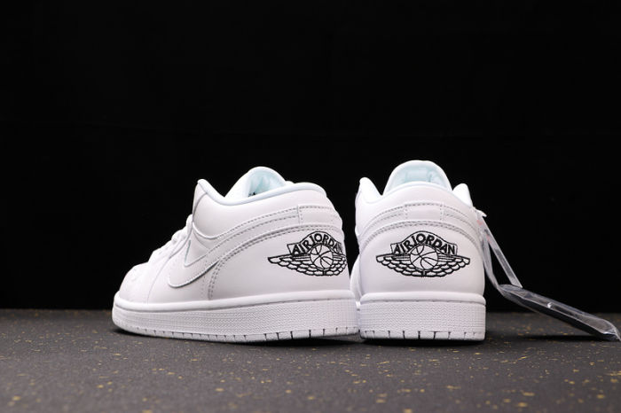 AJ 1 Low Retro Classics Shoes 553560-101