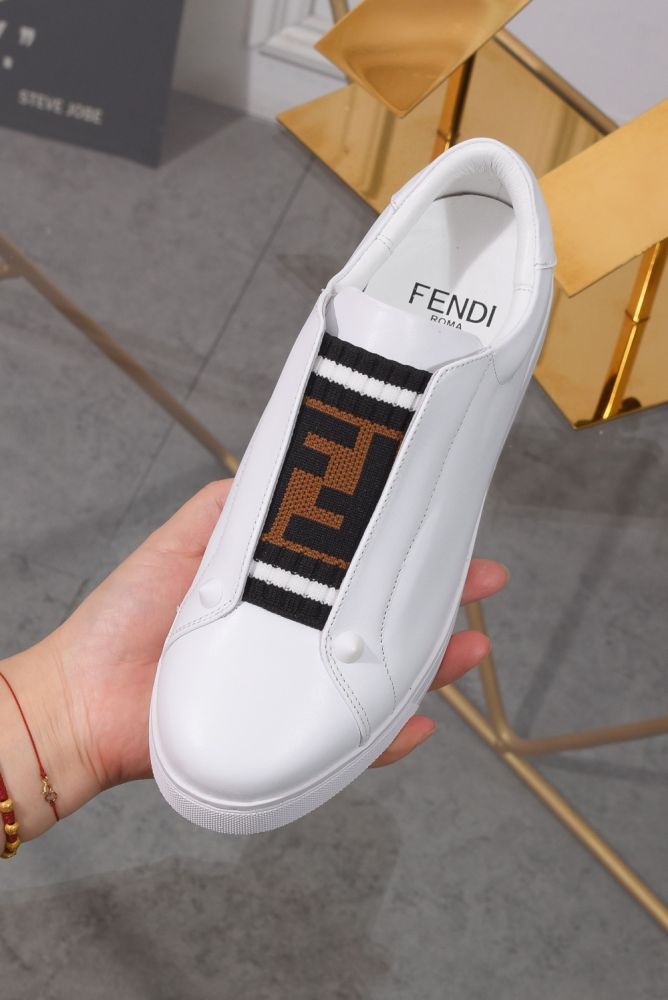 Fendi fashionable leather casual white shoes
