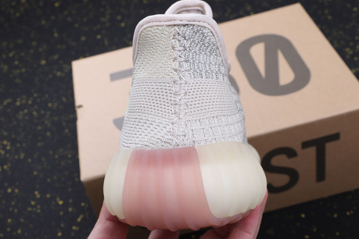 YEEZY BOOST 350 V2