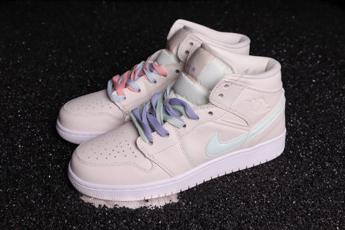 Women's AJ 1 Mid Retro Classics Shoes 2555112-035