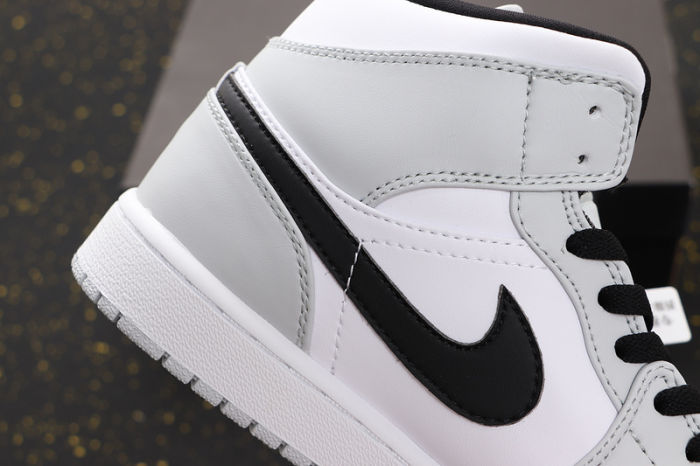 AJ 1 Mid Retro Classics Shoes 554724-092