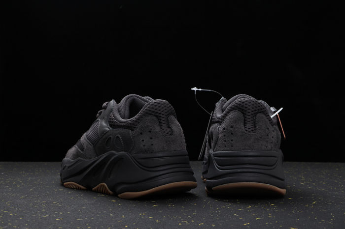 YEEZY BOOST 700