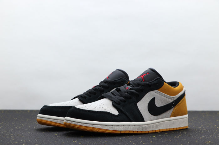 AJ 1 Low Retro Classics Shoes 553558-127