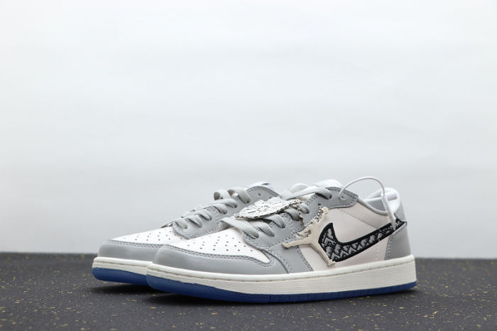 AJ 1 Low Retro Classics Shoes 553668-998