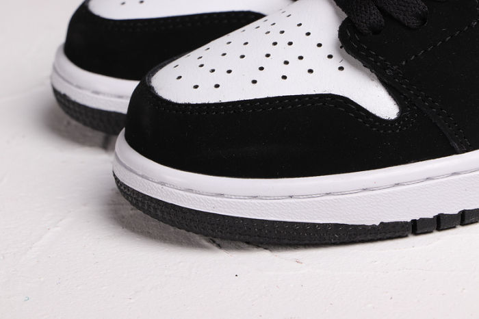 Women's AJ 1 Mid Retro Classics Shoes 881426-009