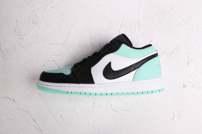 AJ 1 Low Retro Classics Shoes 553558-117