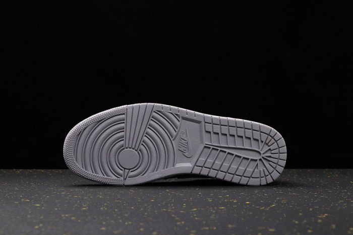 AJ 1 Mid Retro Classics Shoes CD7240-002