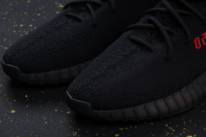YEEZY BOOST 350 V2