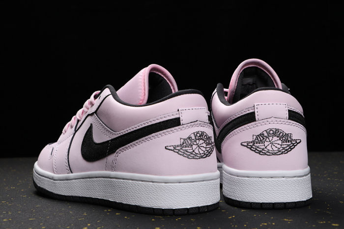 Women's AJ 1 Low Retro Classics Shoes 555112-601