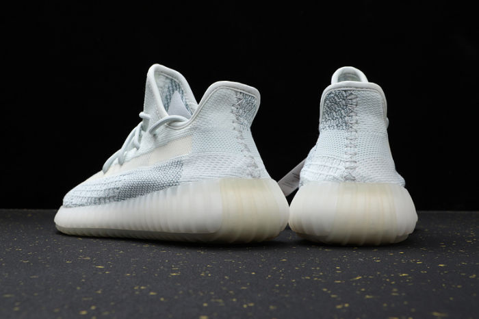 YEEZY BOOST 350 V2