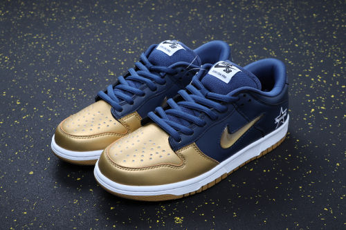 SB Dunk Classics