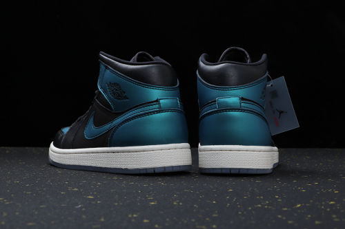 AJ 1 Mid Retro Classics Shoes BQ6472-009