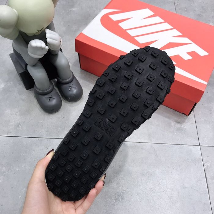 Nike ldwaffle sacai abrasion resistant and cushioned leisure sports running shoe