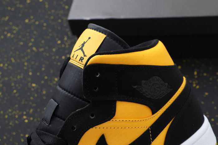 AJ 1 Mid Retro Classics Shoes CD6759-007