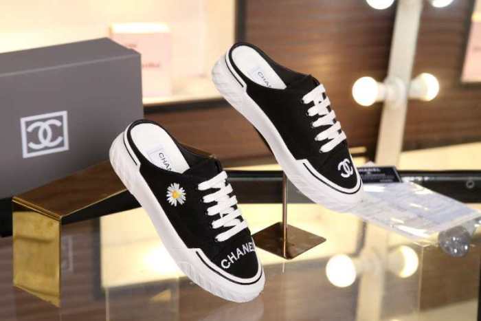 Chanel small fragrance Daisy mid ancient super soft half drag canvas shoes